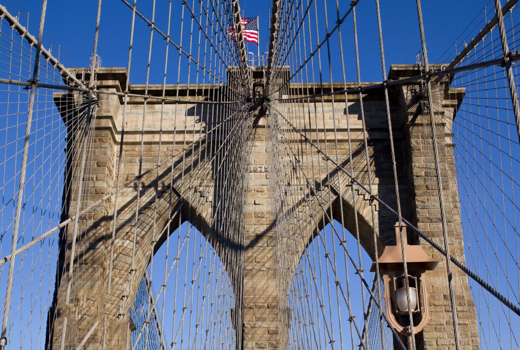 Tampak Bangunan Jembatan Brooklyn